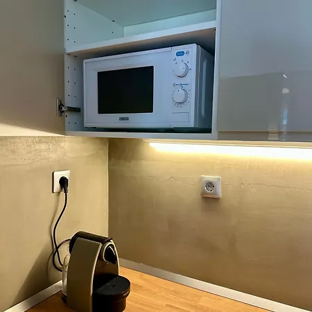 Uranias House Apartamento *